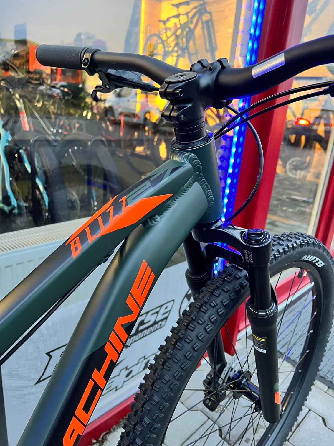 Rock Machine Blizz 27 HD khaki/oranžová