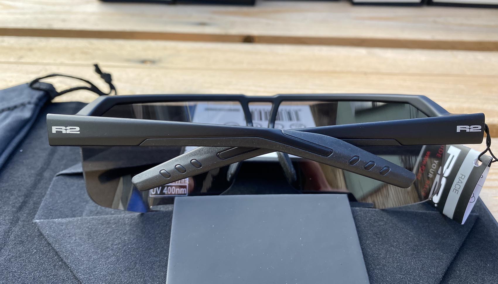 SPORTOVNÍ SLUNEČNÍ BRÝLE R2 FLUKE AT100E - STANDARD