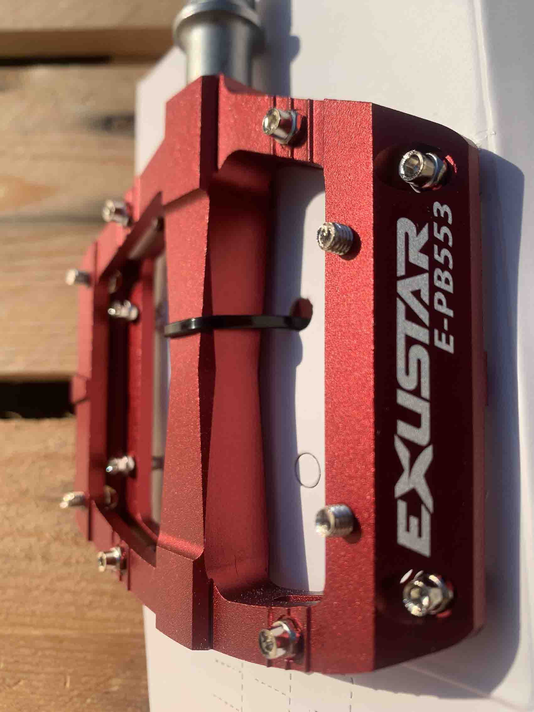 EXUSTAR PEDÁLY PB553