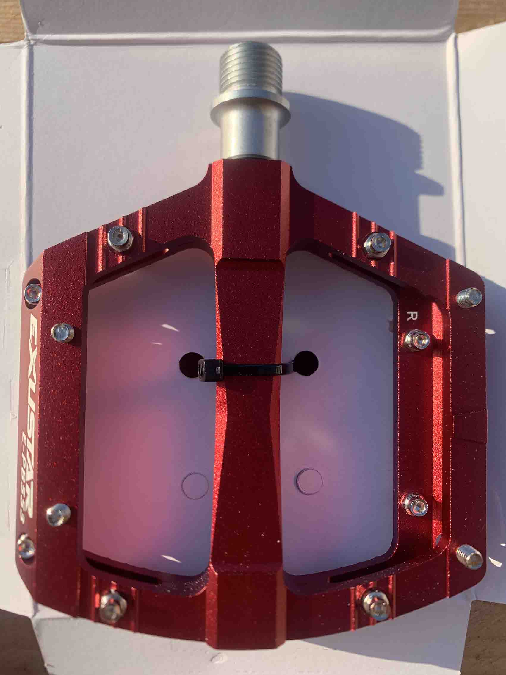 EXUSTAR PEDÁLY PB553