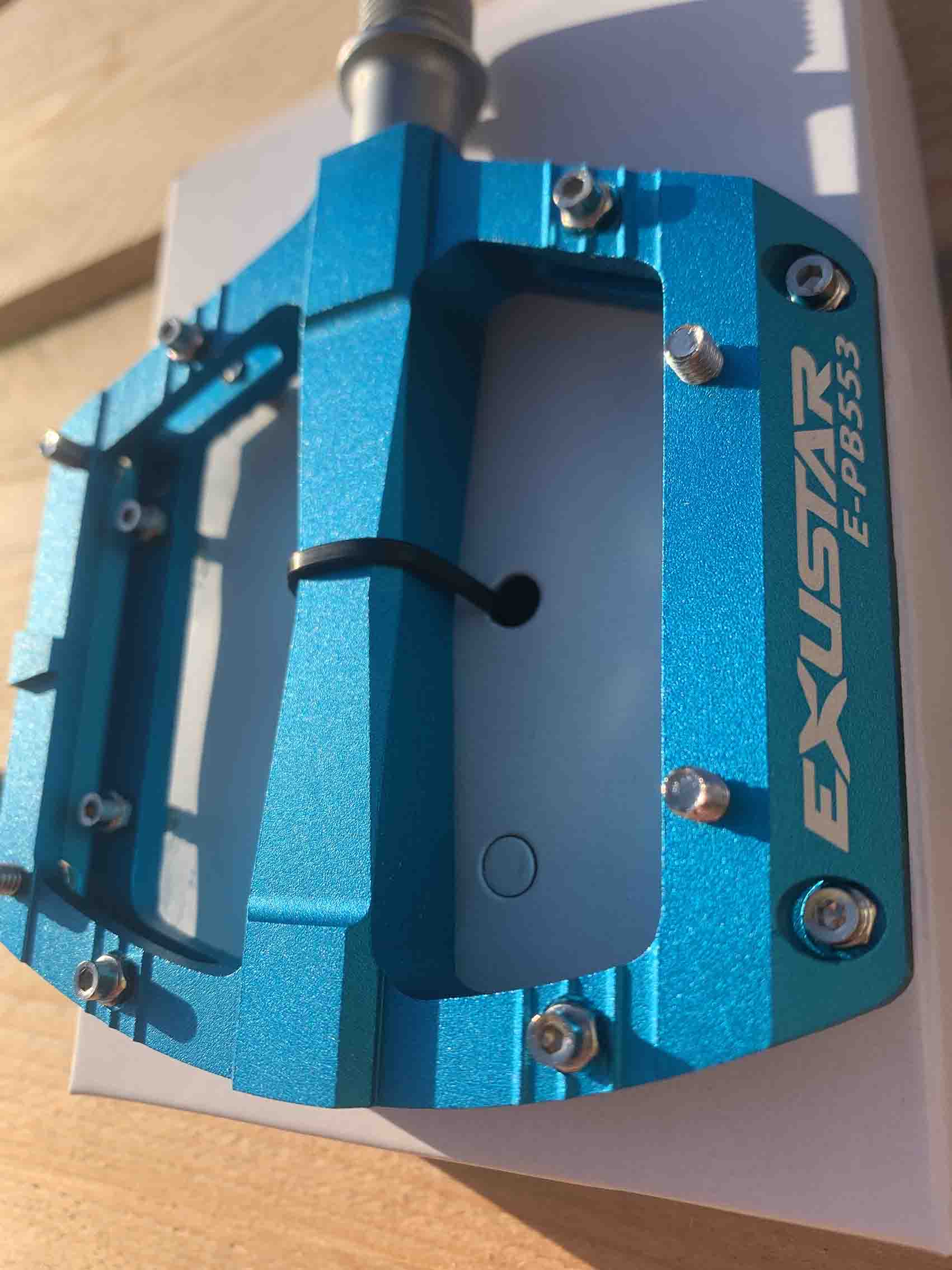 EXUSTAR PEDÁLY PB553