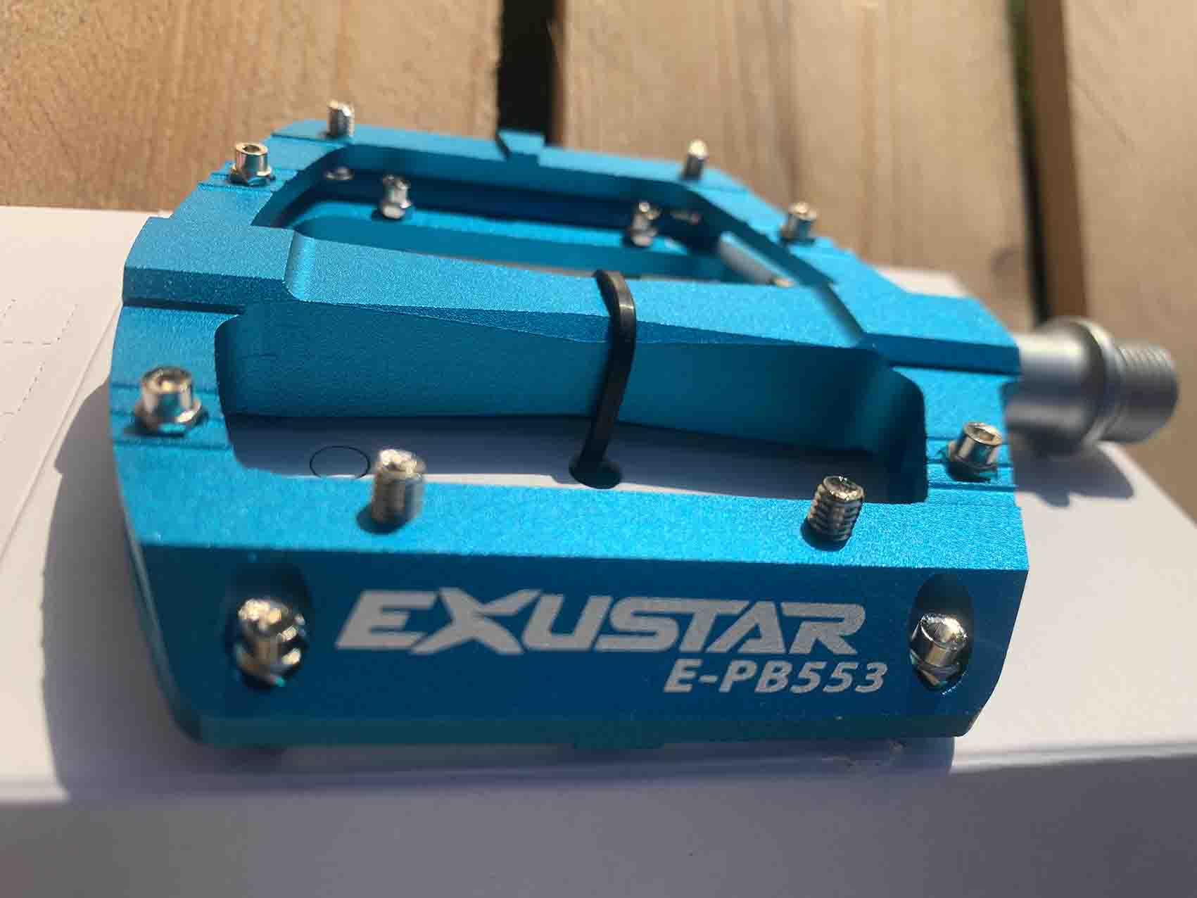 EXUSTAR PEDÁLY PB553
