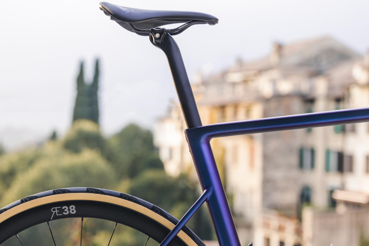 BASSO ASTRA DISC, CAMALEONT, SRAM RIVAL ETAP AXS, MICROTECH RE38