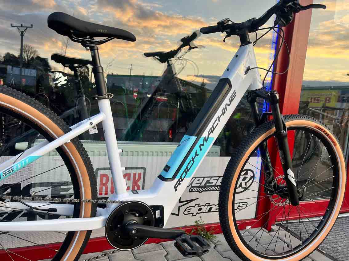 Elektrokolo Rock Machine Storm INT e70-29 lady bílá/mentolová