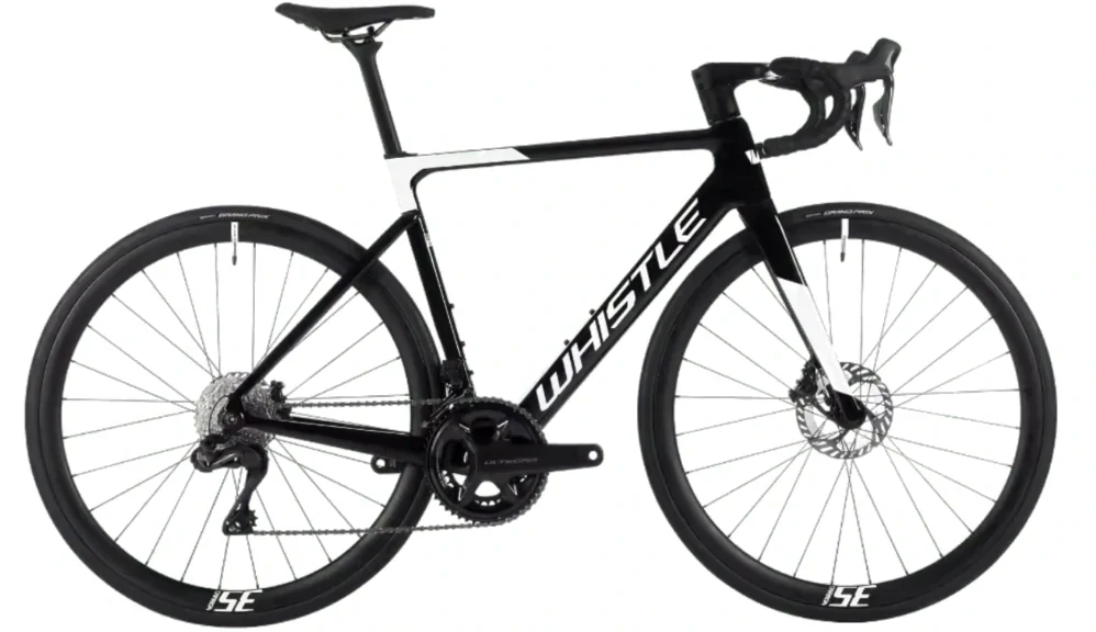 Půjčení silniční karbonové kolo Whistle BIKE VAERO2 ULTEGRA LITE 12DI2 BK/WH