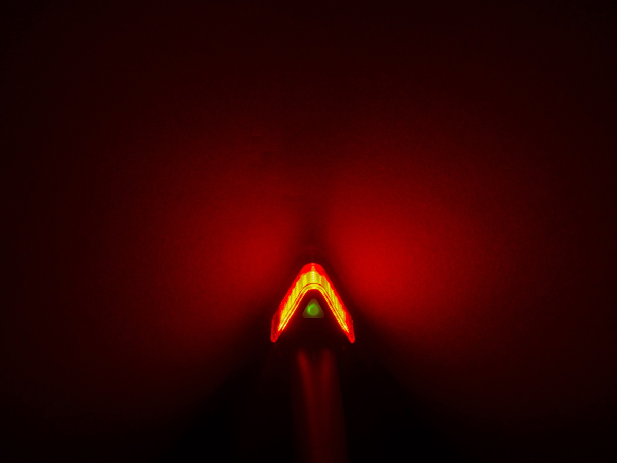 Světlo zad. V-Block360 USB CobLed 80 lm - černá/červené-sklo