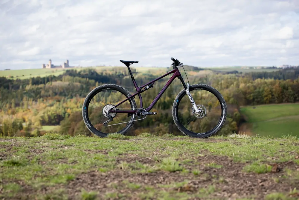 SUPERIOR XF 9.7 DC Matte Carbon Berry