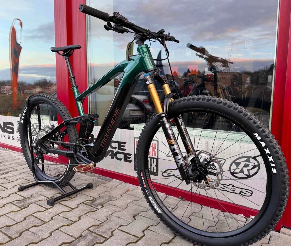 MOUSTACHE Samedi 29 Trail 9 750 British Green
