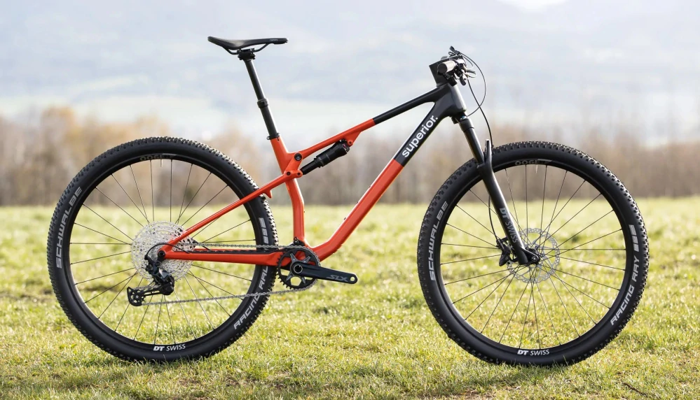 Superior XF 9.6 RC / Gloss Red / Black