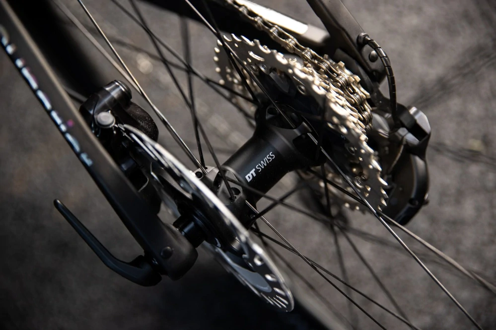 Superior XR 9.7 GF / Gloss Rainbow Black / Carbon