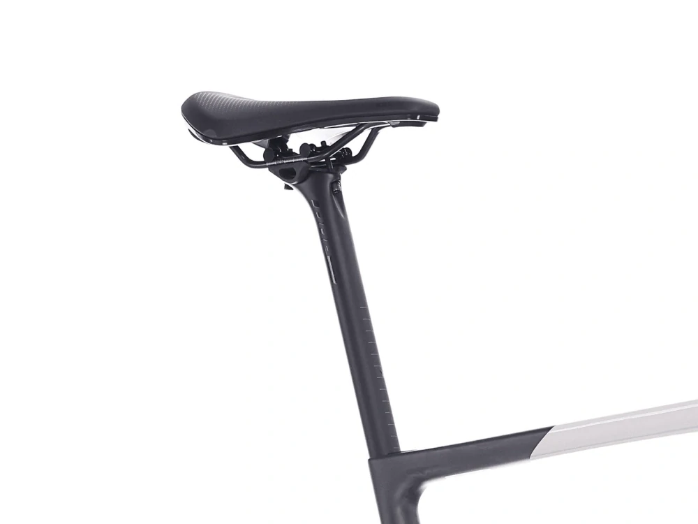 Superior RR 9.6 / Matte Carbon / White