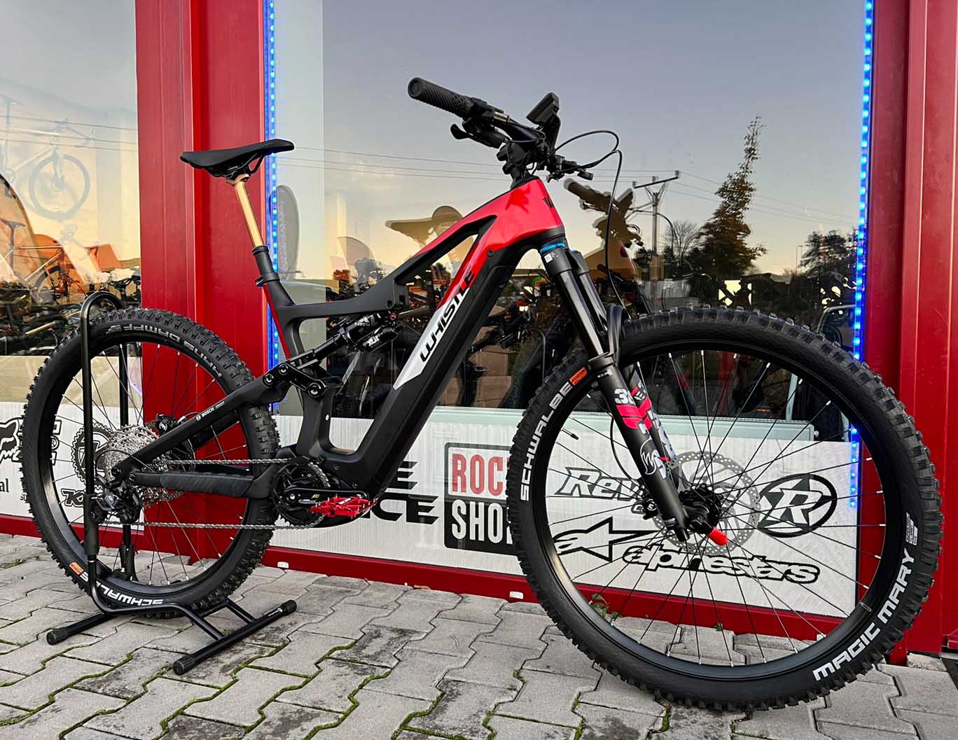 Whistle B-Rush C8.4 Black/Red