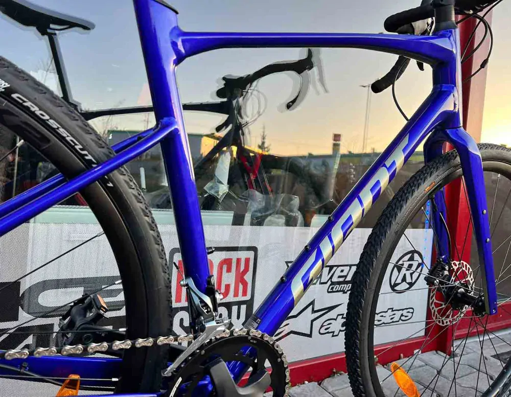 Giant Revolt 1 Aerospace Blue M24