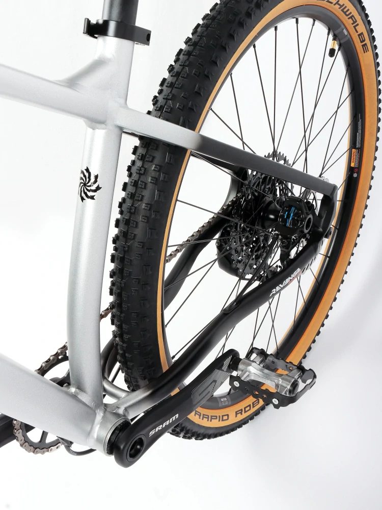 Lee Cougan 29" Revenge Sram SX Eagle 1x12 stříbrno-černá matná