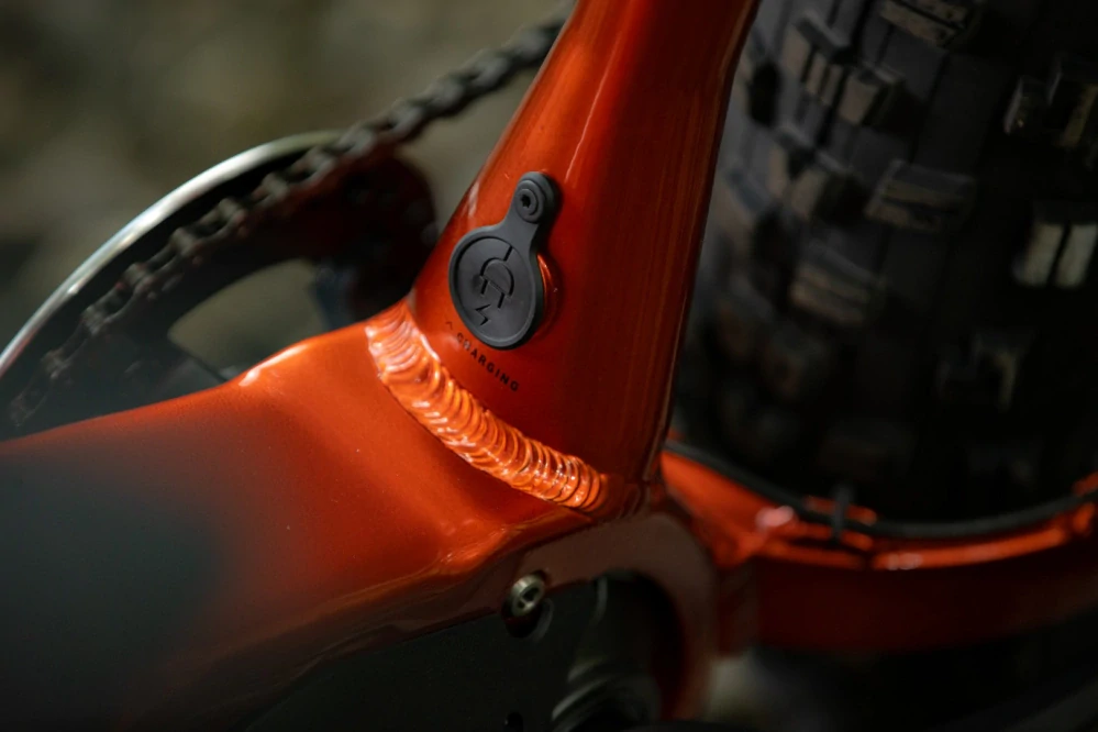 Rock Machine Vyöry e90 Gloss Metallic Orange/Black