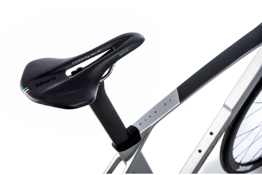 28" kolo APACHE Gila RS3 stříbrná