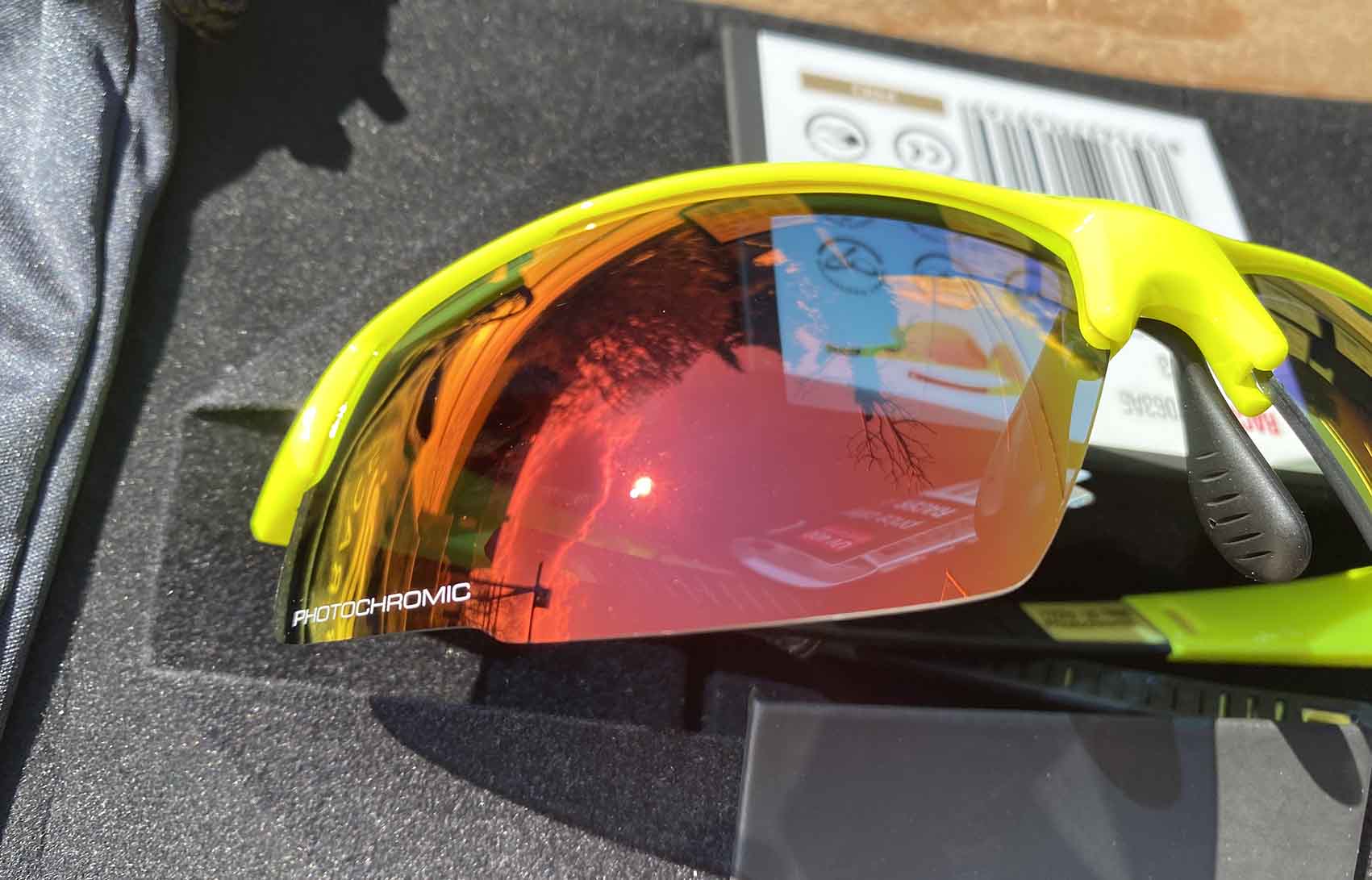 SPORTOVNÍ SLUNEČNÍ BRÝLE R2 RACER AT063A5
