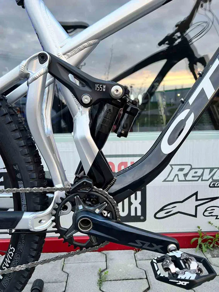 CTM SCROLL PRO 29" strieborná / čierna