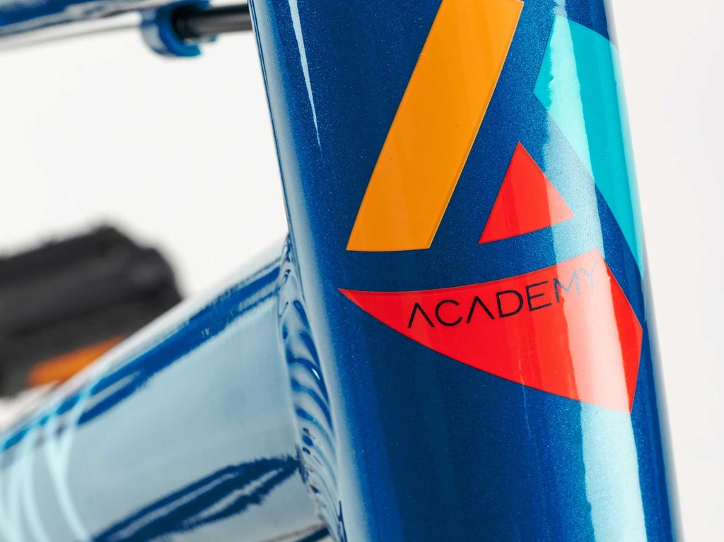 Academy Grade 3 - 16" (od 105 cm)