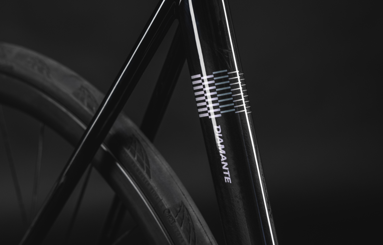 BASSO DIAMANTE DISC, FADE OPAL WHITE, SHIMANO ULTEGRA DI2, MICROTECH RE38