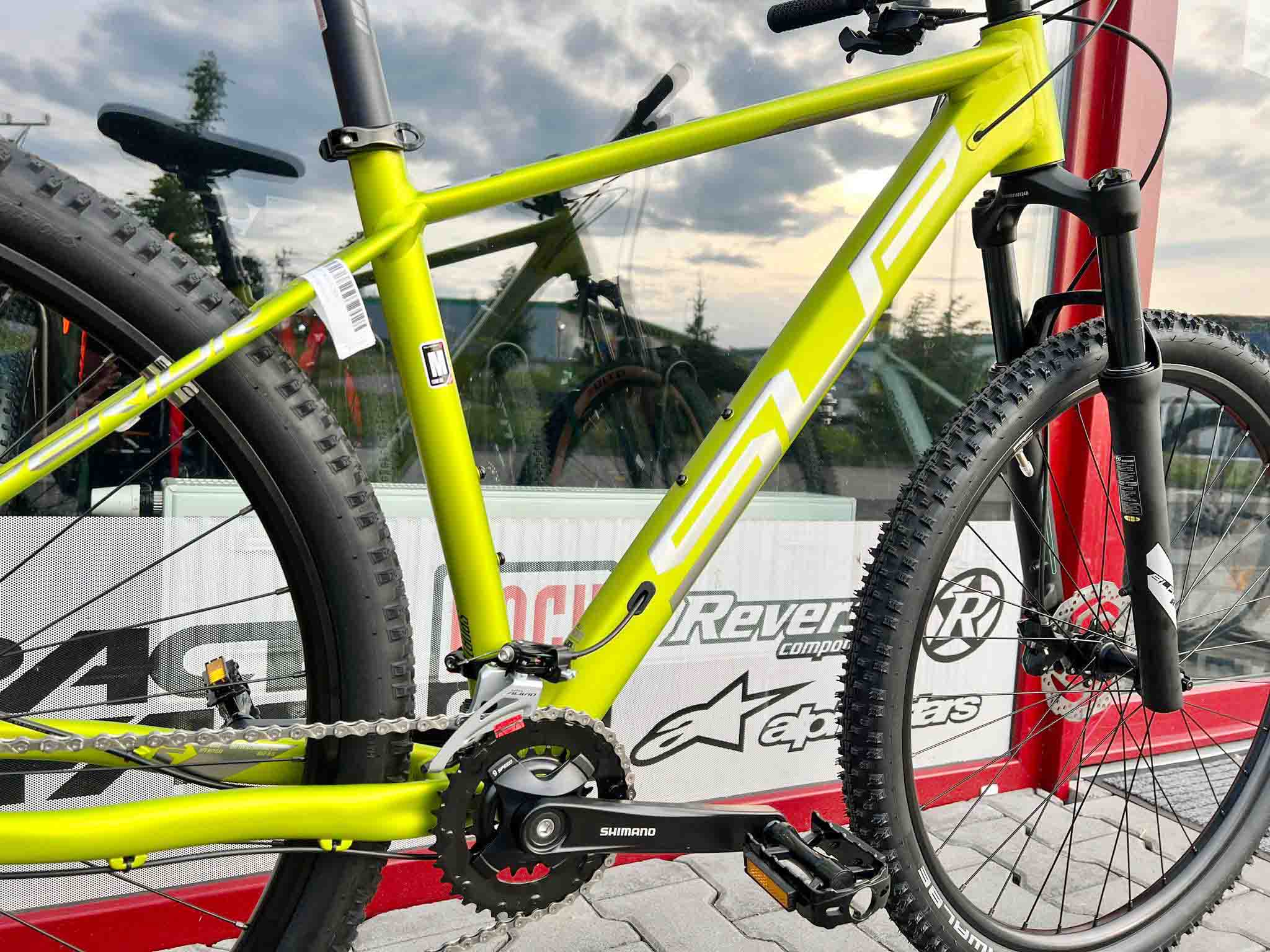 Superior XC 859 / Matte Lime Metallic/Chrome Silver