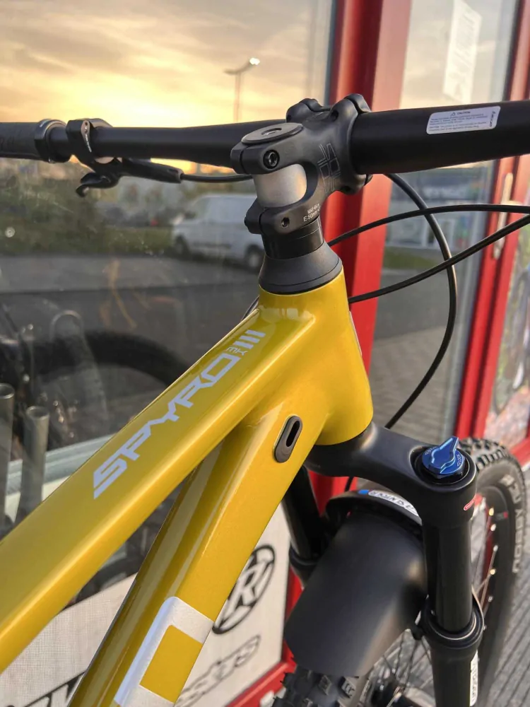 Qayron Spyro MK3 5 29" Mustard/Black