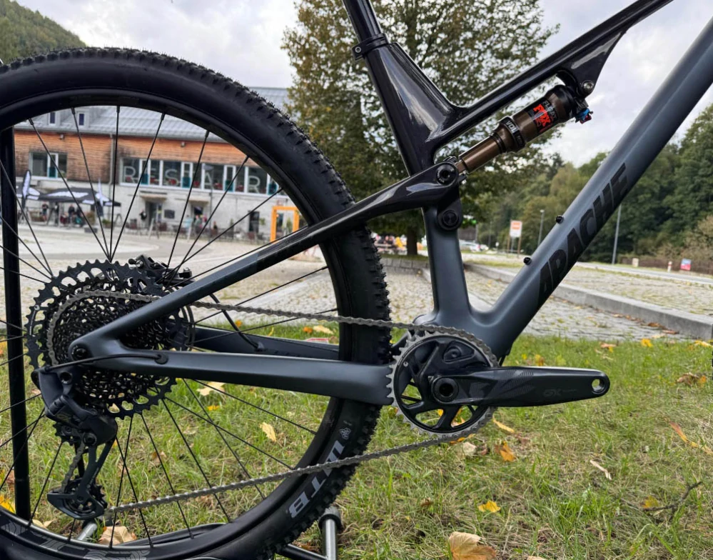 29" kolo APACHE Eagle C1 ocelově modrá