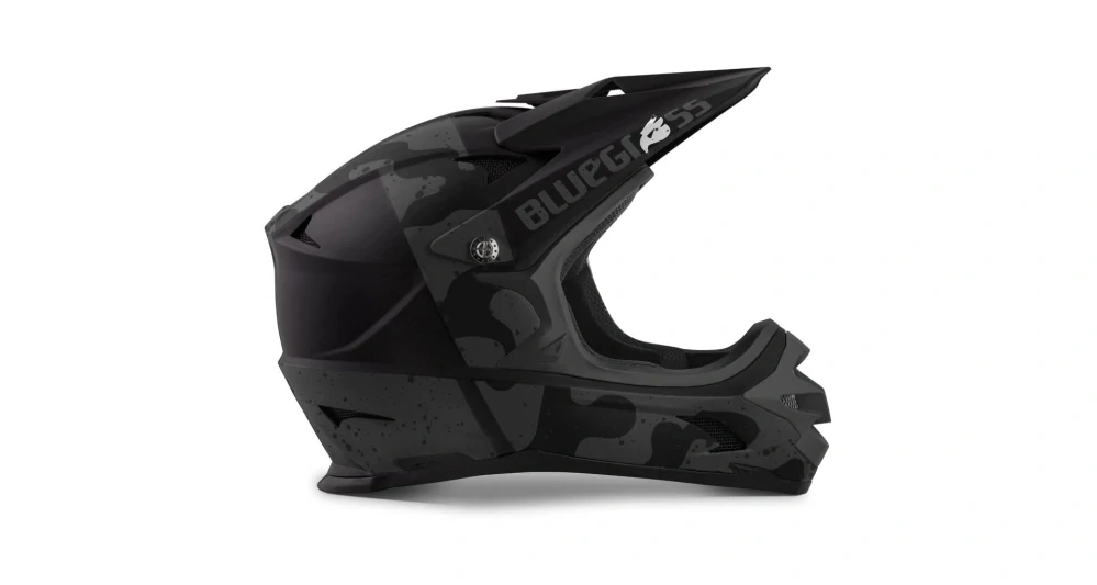 BLUEGRASS přilba INTOX camo černá