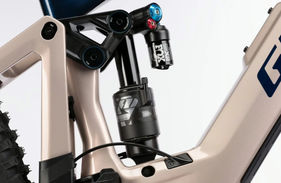 GHOST E-Riot CF Pro