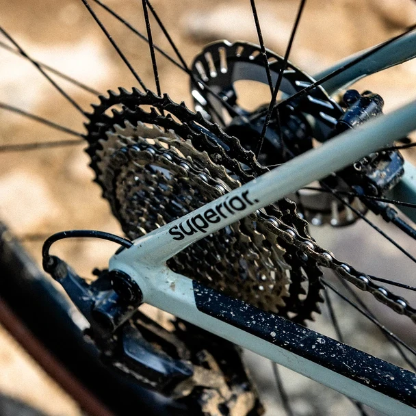 Superior XR 9.7 GR / Gloss Grey / Racing Yellow