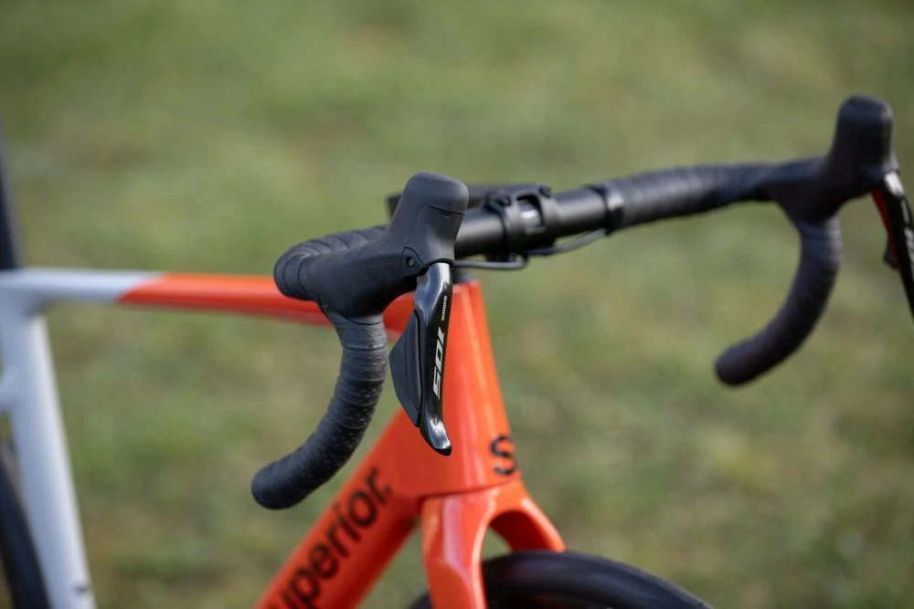 Superior XR 9.5 GF / Gloss Grey / Red