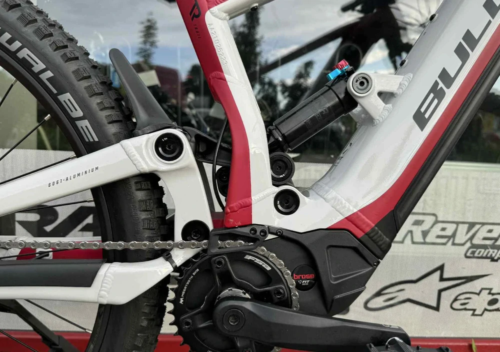 Bulls E-Stream EVA TR2 740Wh W - Red/Grey/Black