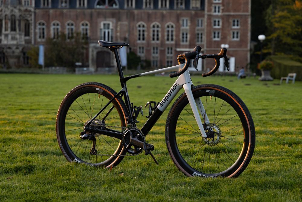 Superior XR 9.8 GF / Gloss Carbon / Grey