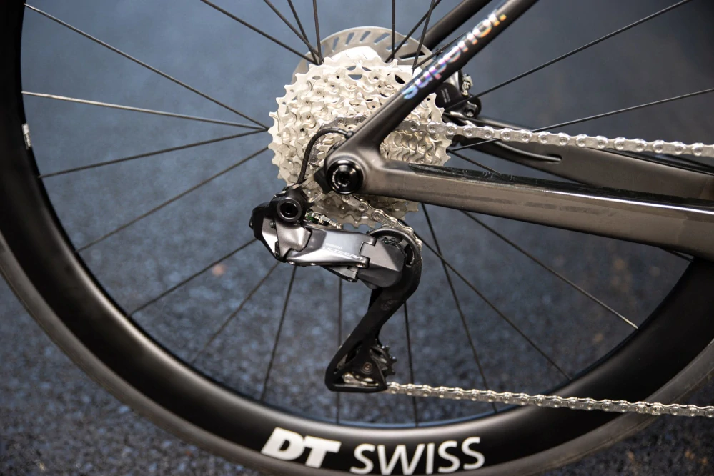 Superior XR 9.7 GF / Gloss Rainbow Black / Carbon