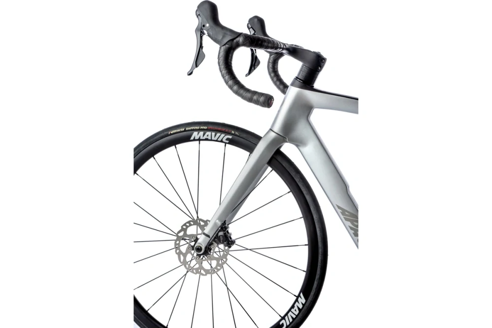 28" kolo APACHE Gila RS3 stříbrná