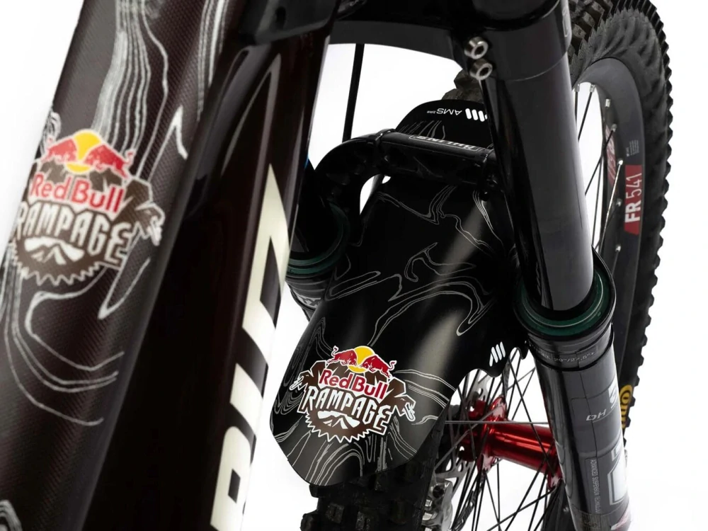 AMS blatníček - RedBull Rigline - bílý