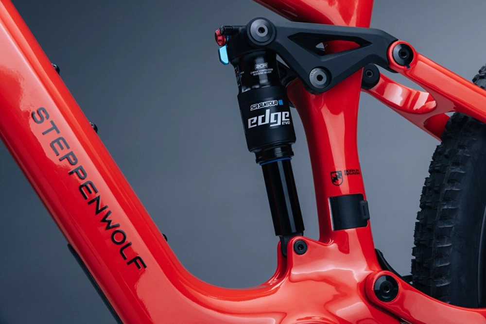 STEPPENWOLF Tundra 9.0 Avinox M2S racing red gloss