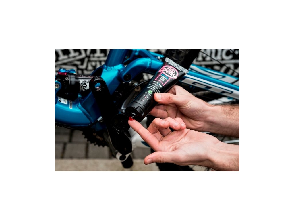 MUC-OFF BIO GREASE - Tuhé mazivo (vazelína) 150g