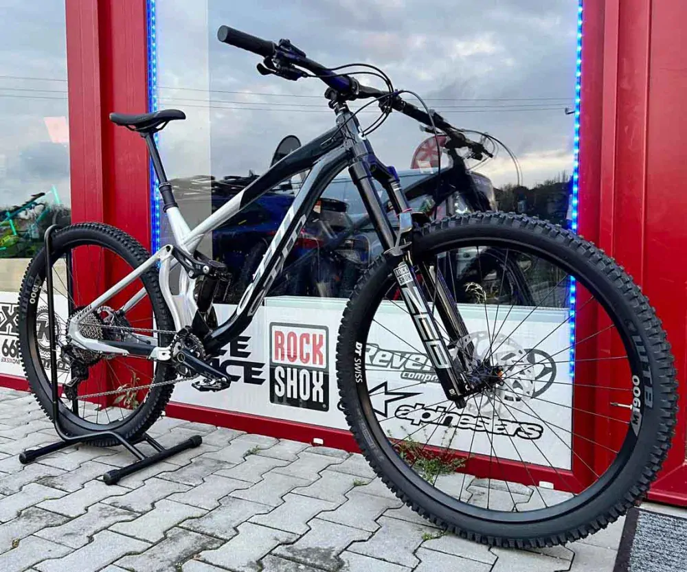 CTM SCROLL PRO 29" strieborná / čierna