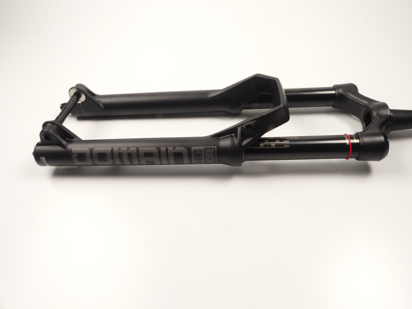 Odpružená vidlice MTB 29" Rock Shox DOMAIN R DebonAir, BOOST 15x110,zdvih 170mm