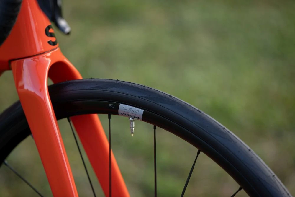 Superior XR 9.5 GF / Gloss Grey / Red