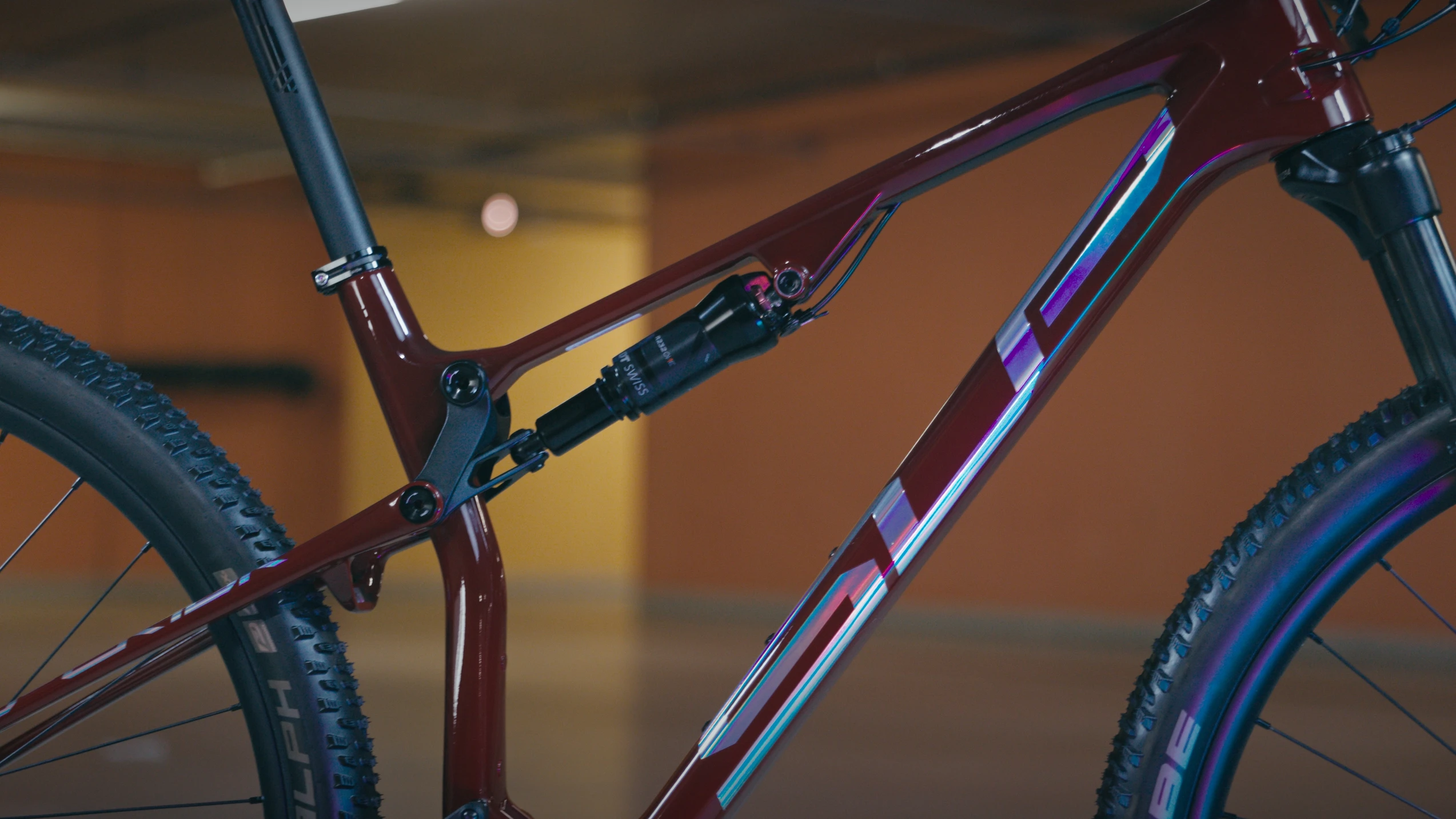 Superior XF 929 RC/Gloss Dark Red/Hologram Chrome