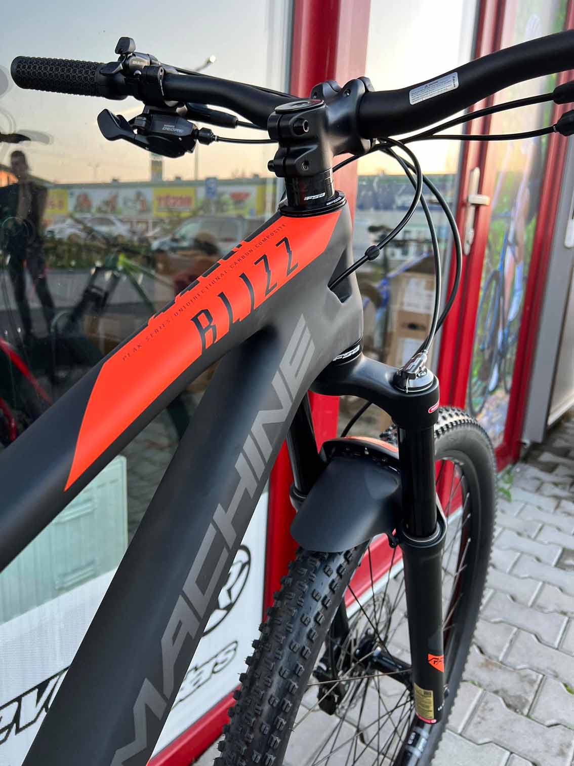 Kolo Rock Machine Blizz CRB 20-29 černá/oranžová