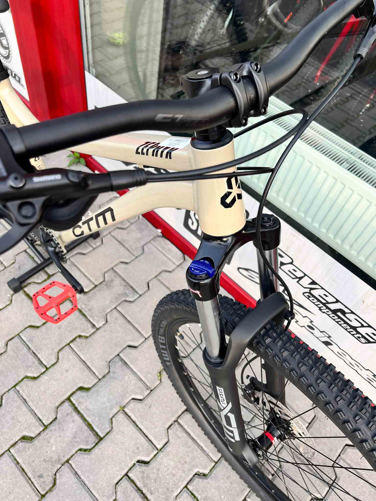 CTM ZEPHYR 29" pieskovcová