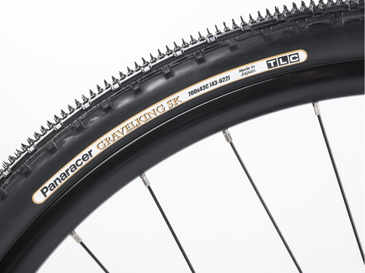 Author Synergy 2023 - karbon/limeta/zelená/černá