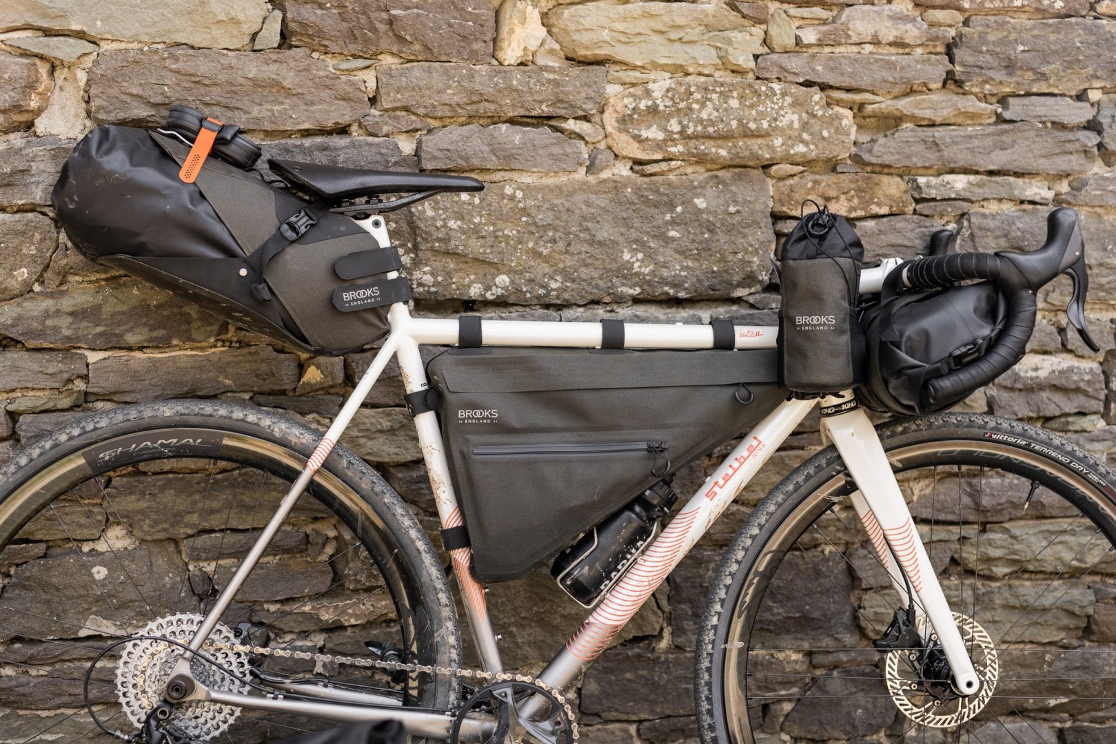 BROOKS Scape Full Frame Bag černá