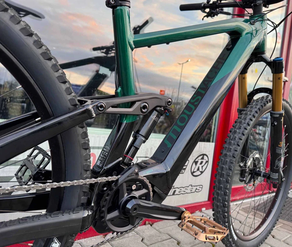 MOUSTACHE Samedi 29 Trail 9 750 British Green