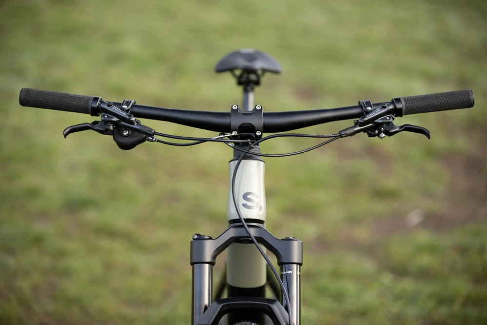 Superior XF 9.6 DC / Matte Carbon / Grey