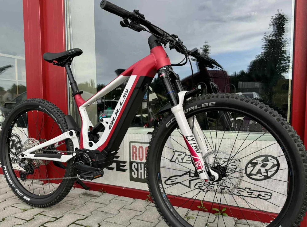 Bulls E-Stream EVA TR2 740Wh W - Red/Grey/Black