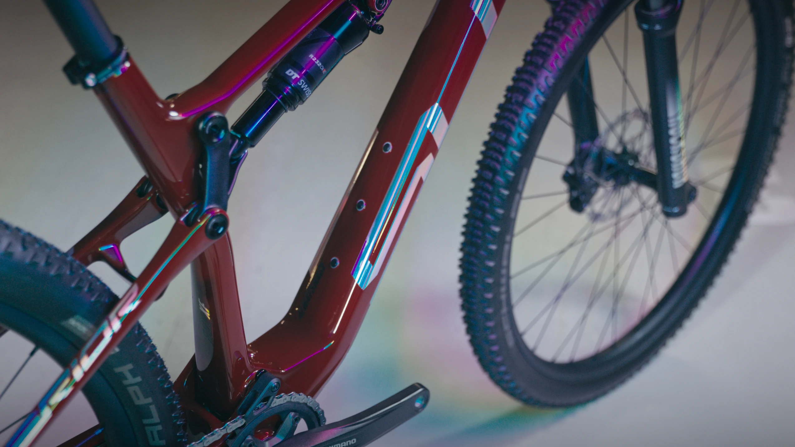 Superior XF 929 RC/Gloss Dark Red/Hologram Chrome